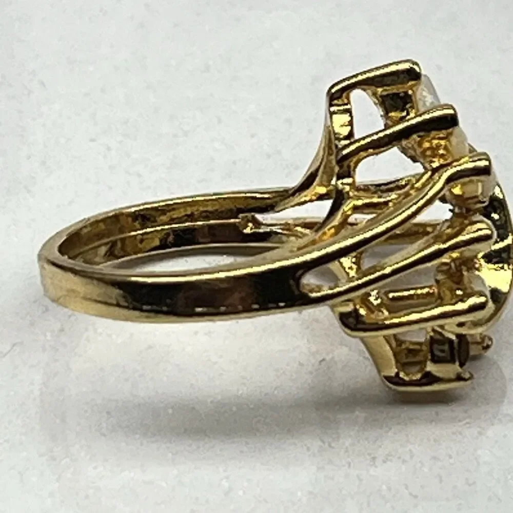 Uncas Cocktail Ring~ Faux Opal ~Rhinestone ~Gold Tone ~ Size 4.5 ~Vintage New